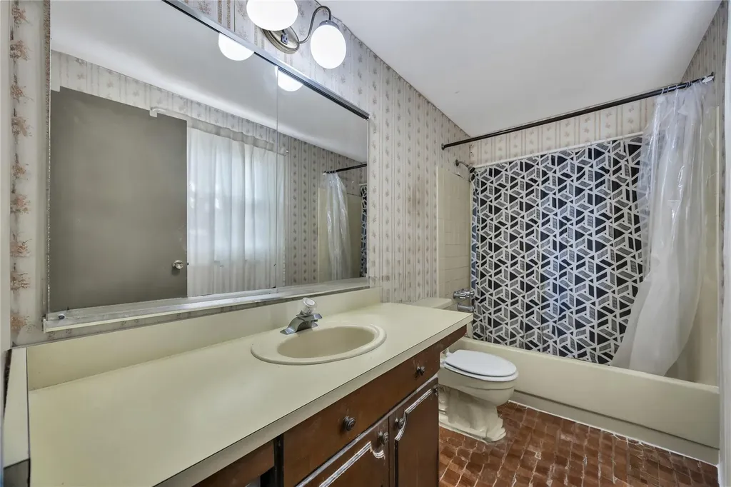 27 Wilmont Turn Coram NY 11727