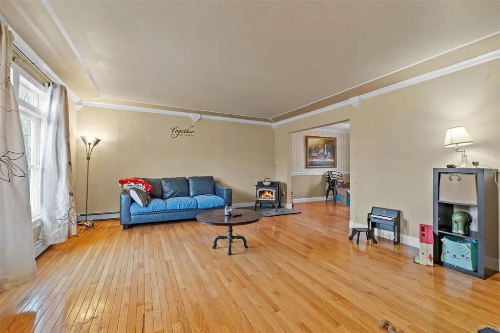 8 Glenwood Road Poughkeepsie NY 12603