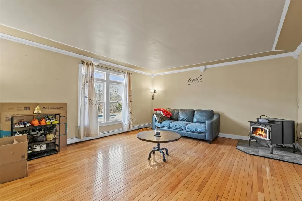 8 Glenwood Road Poughkeepsie NY 12603