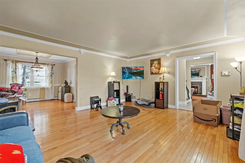 8 Glenwood Road Poughkeepsie NY 12603