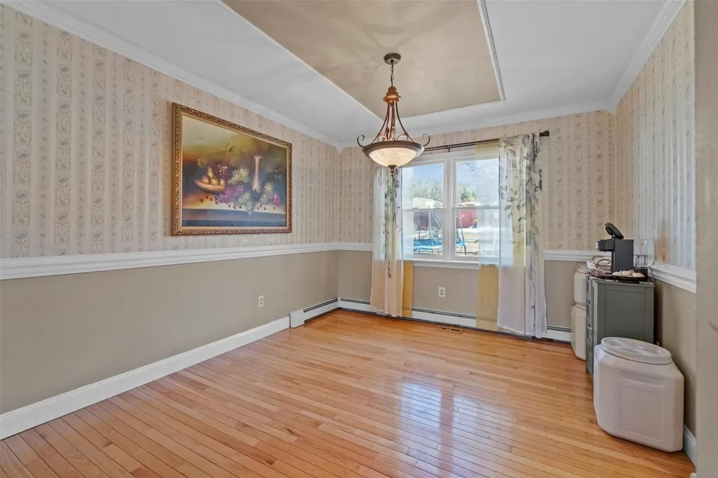 8 Glenwood Road Poughkeepsie NY 12603
