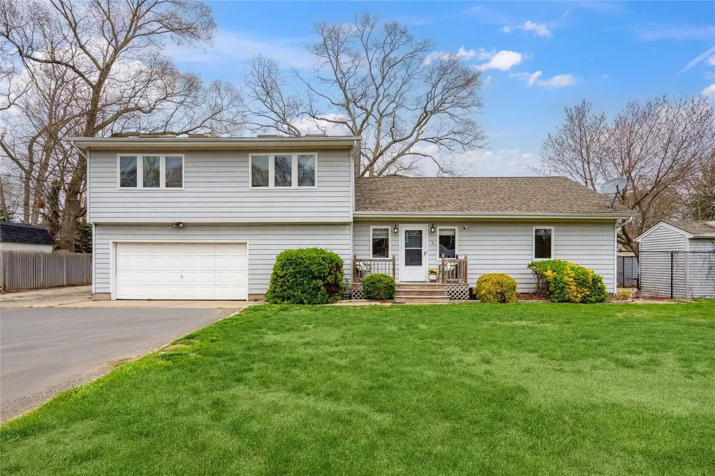 5 Sinclair Street Brookhaven NY 11950