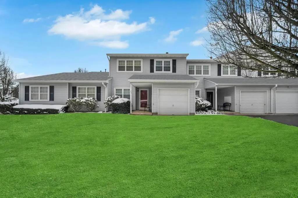 26 Indian Trace Kings Park NY 11754