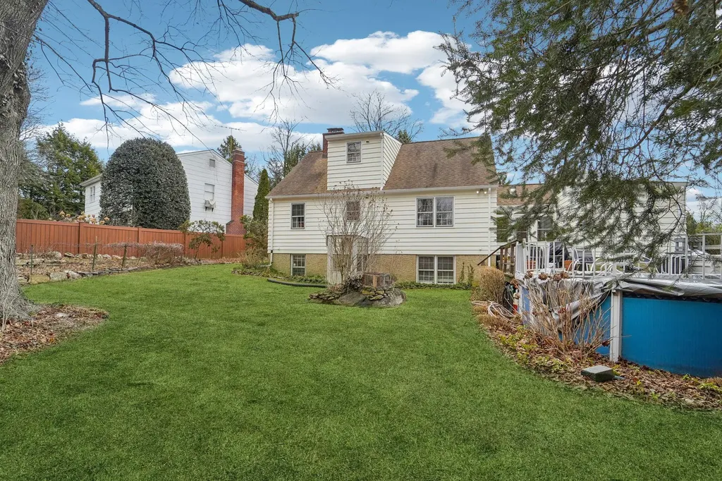 10 Wayside Drive White Plains NY 10607