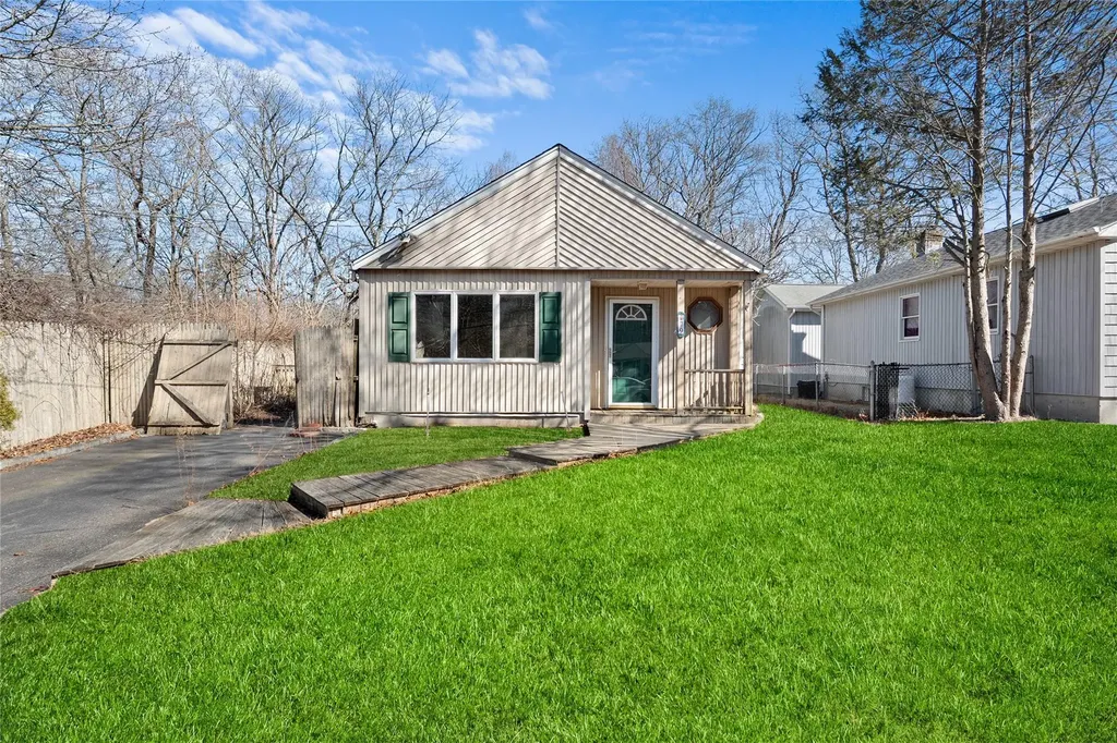 79 Panamoka Trail Brookhaven NY 11961