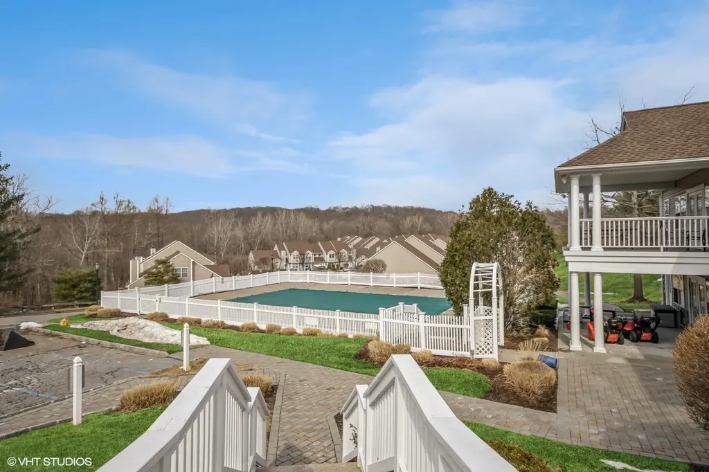 111 Sparrow Ridge Road Carmel NY 10512