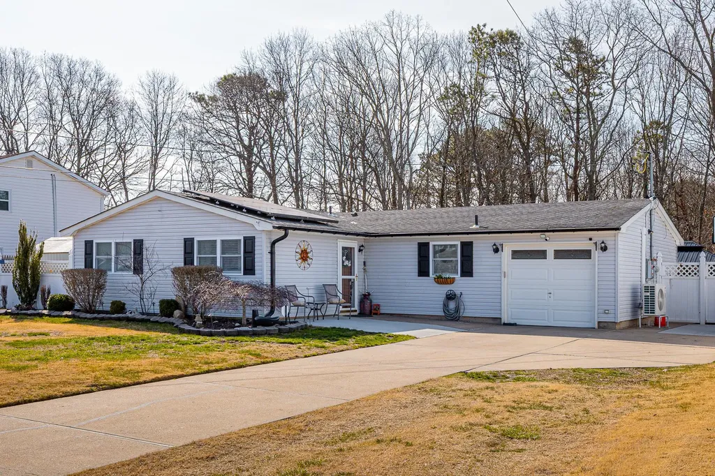 34 Appel Drive E Brookhaven NY 11967