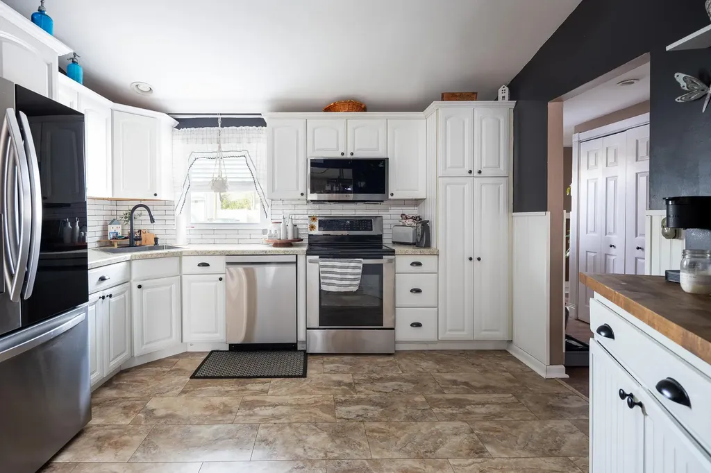 34 Appel Drive E Shirley NY 11967