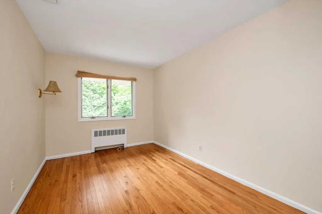 22 Junard Drive Roslyn NY 11576