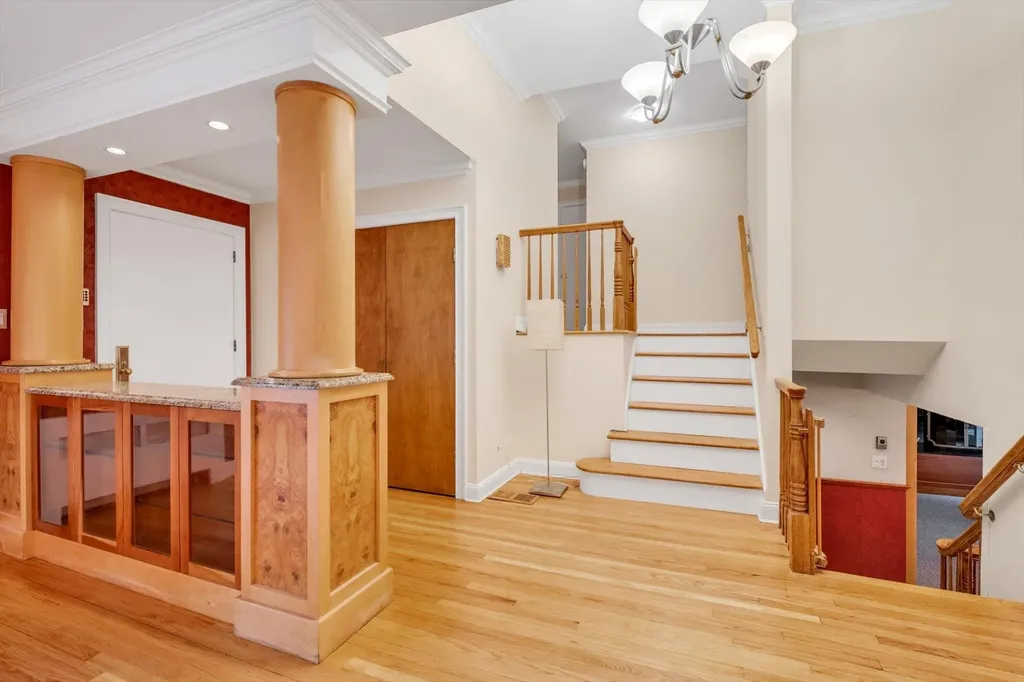 22 Junard Drive Roslyn NY 11576