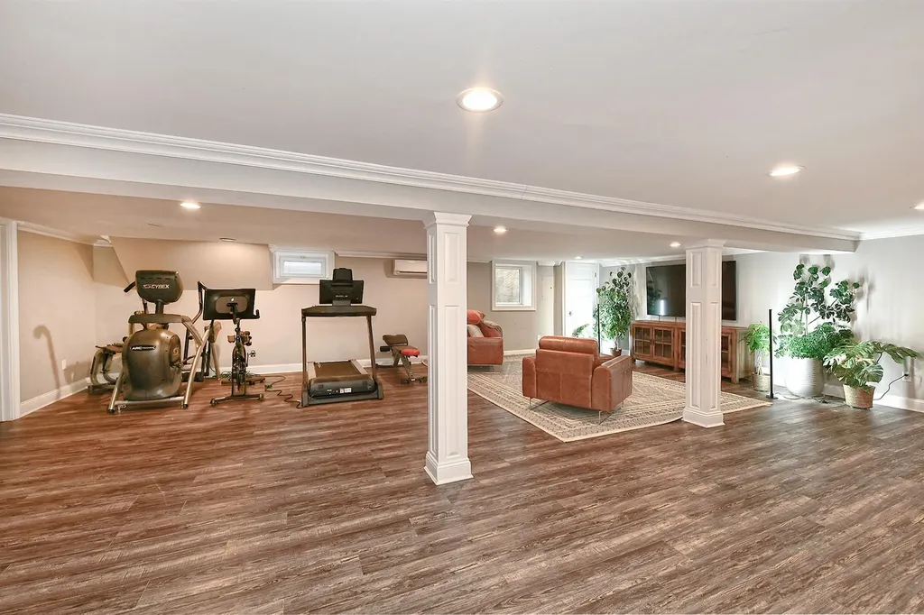 12 Winthrop Drive Dix Hills NY 11746