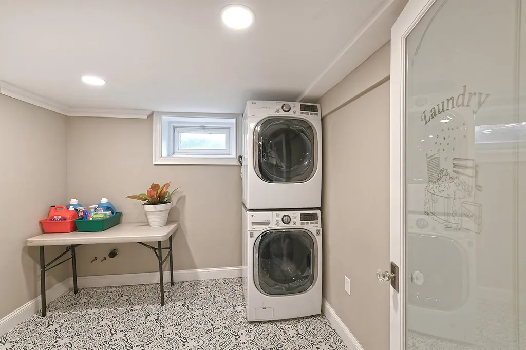 12 Winthrop Drive Dix Hills NY 11746