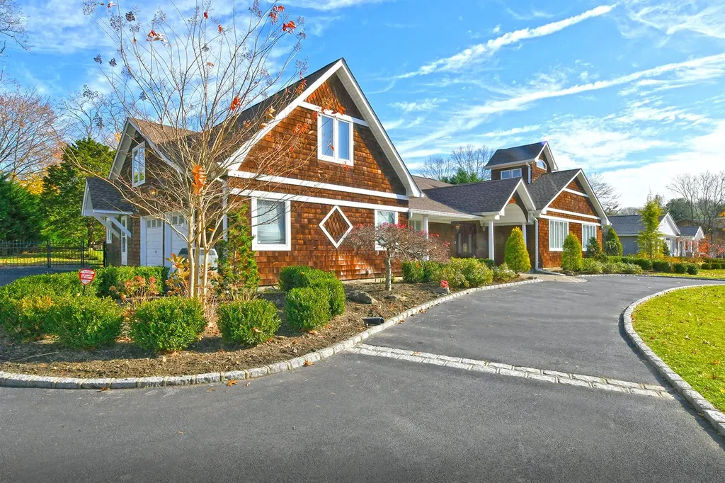 12 Winthrop Drive Dix Hills NY 11746