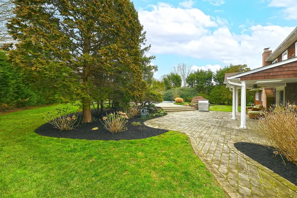 12 Winthrop Drive Dix Hills NY 11746