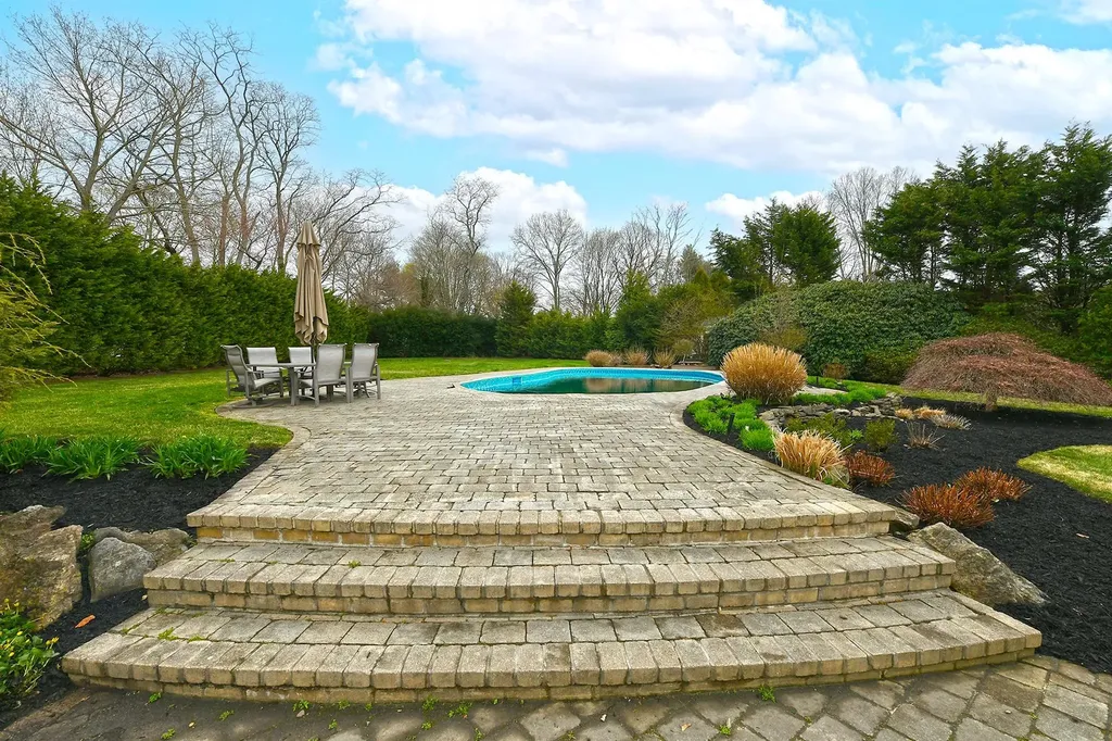 12 Winthrop Drive Dix Hills NY 11746
