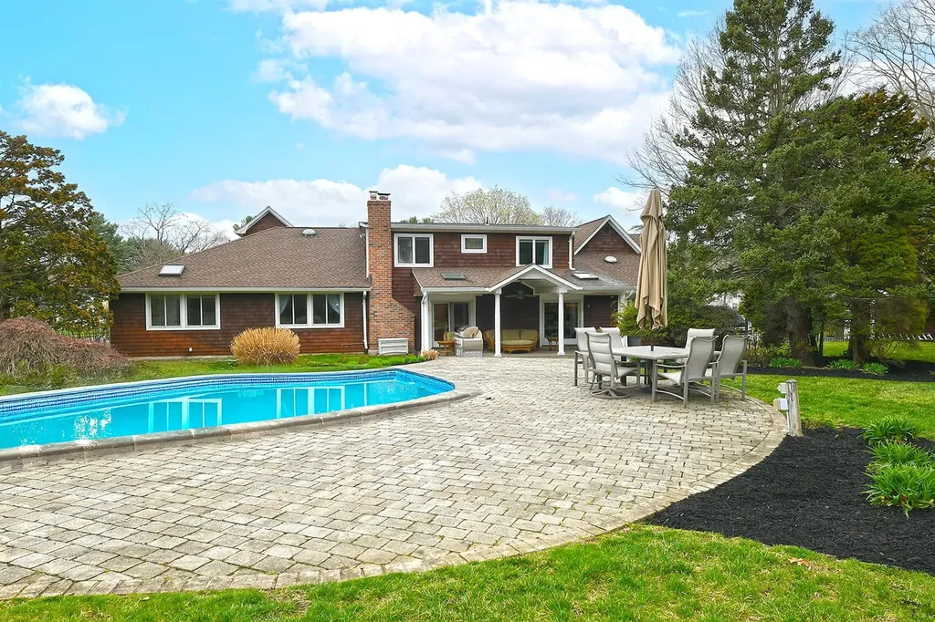 12 Winthrop Drive Dix Hills NY 11746