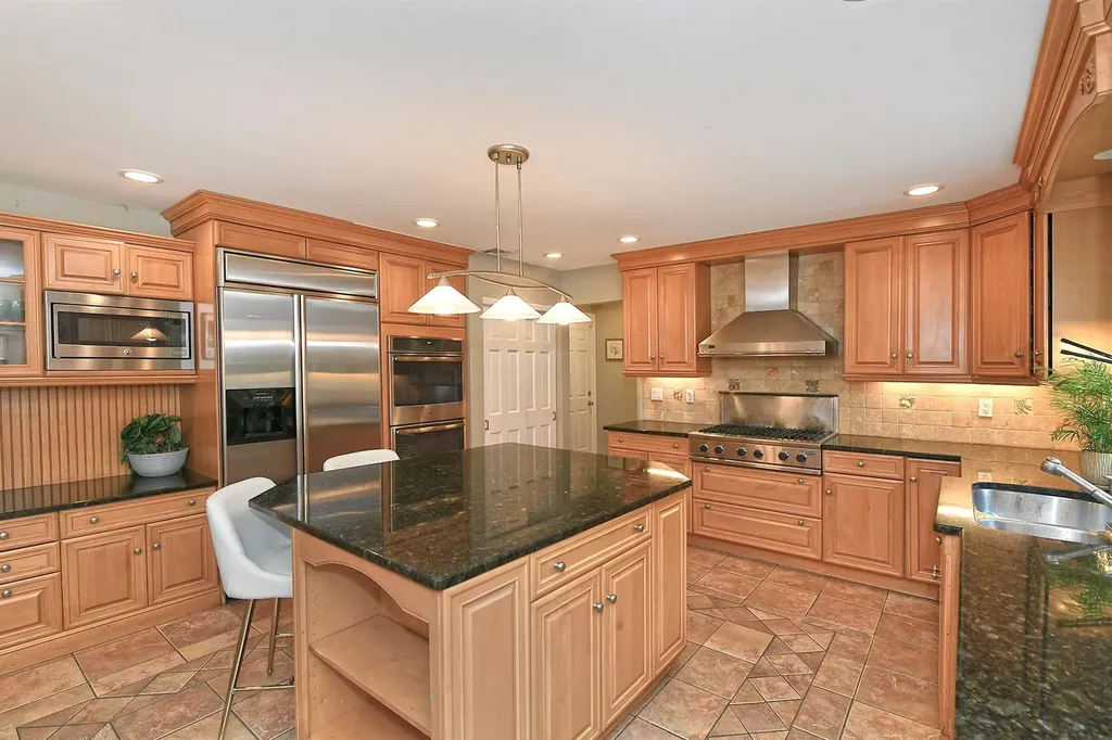 12 Winthrop Drive Dix Hills NY 11746