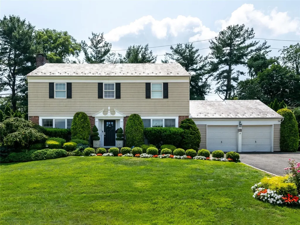 28 Sully Drive Manhasset NY 11030