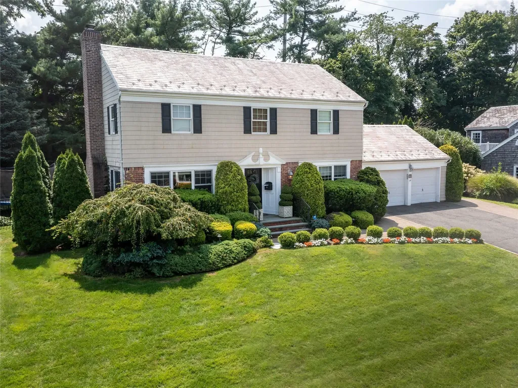 28 Sully Drive Manhasset NY 11030