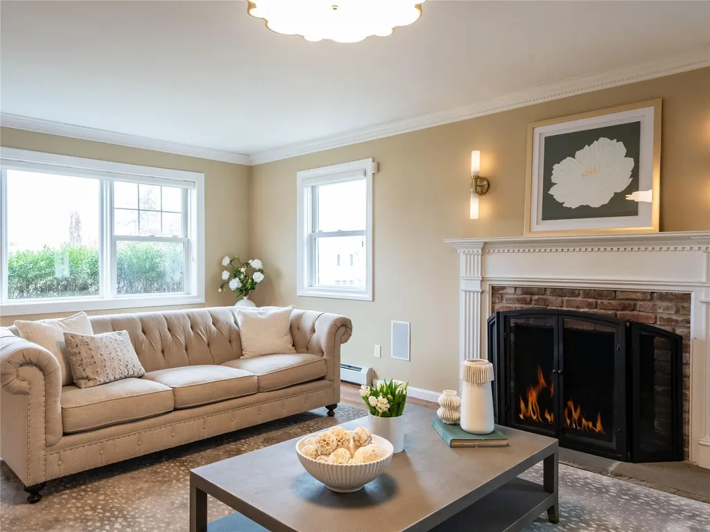 28 Sully Drive Manhasset NY 11030