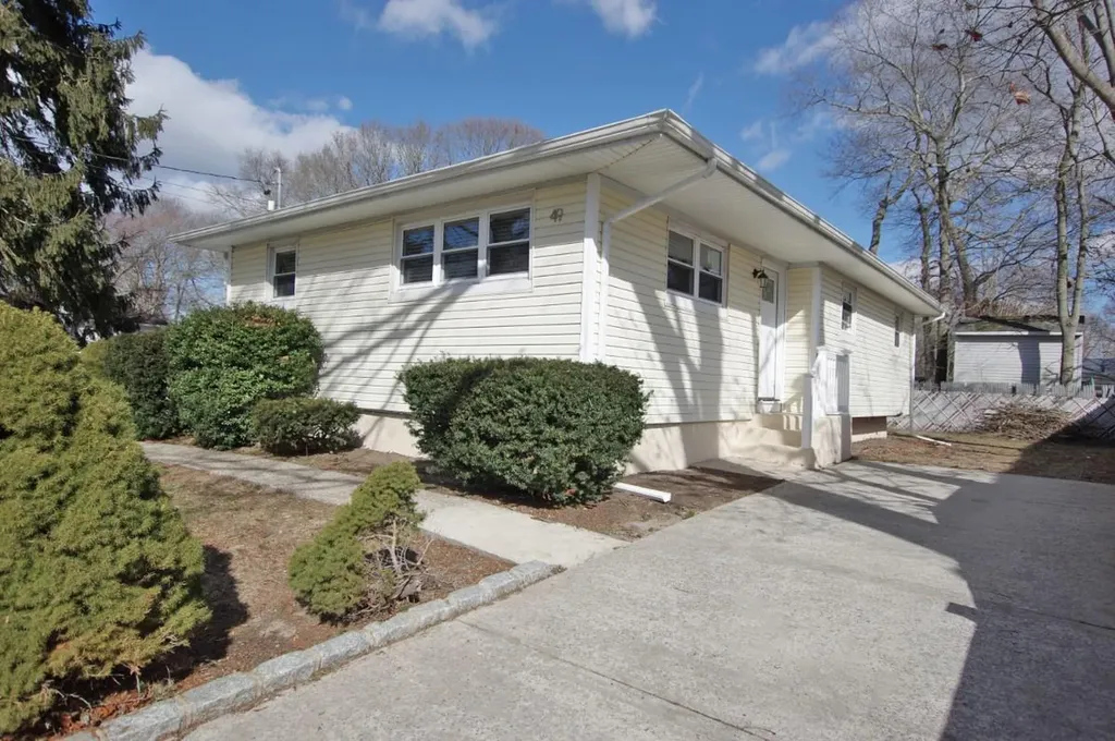49 Lexington Road Brookhaven NY 11967