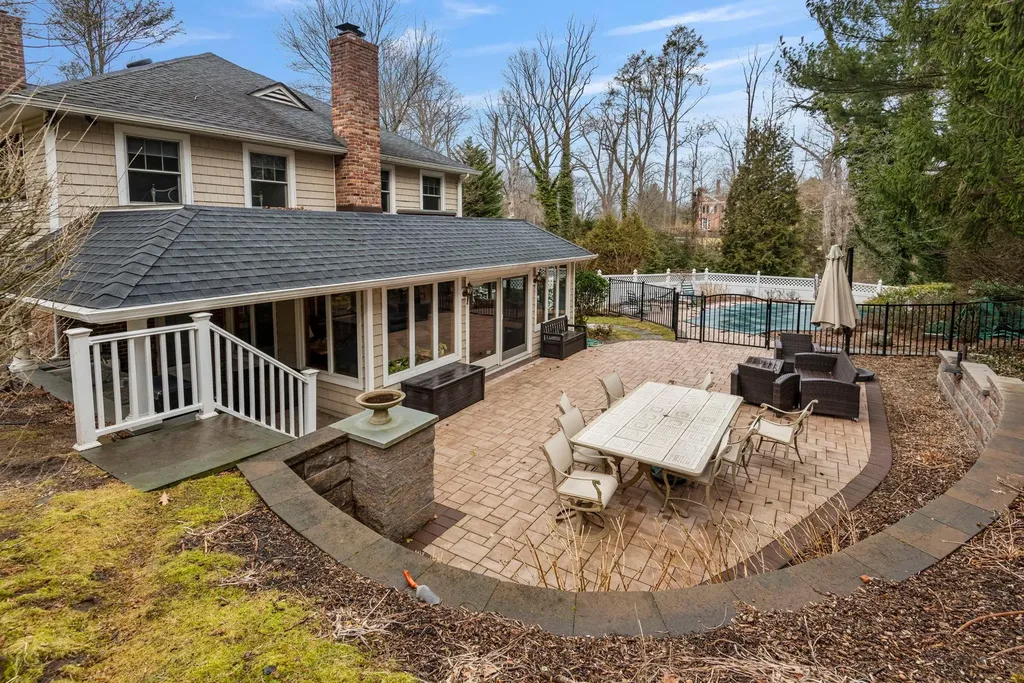 8 Tower Road Glen Cove NY 11542