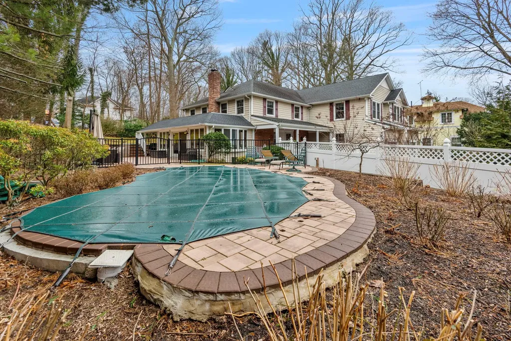 8 Tower Road Glen Cove NY 11542