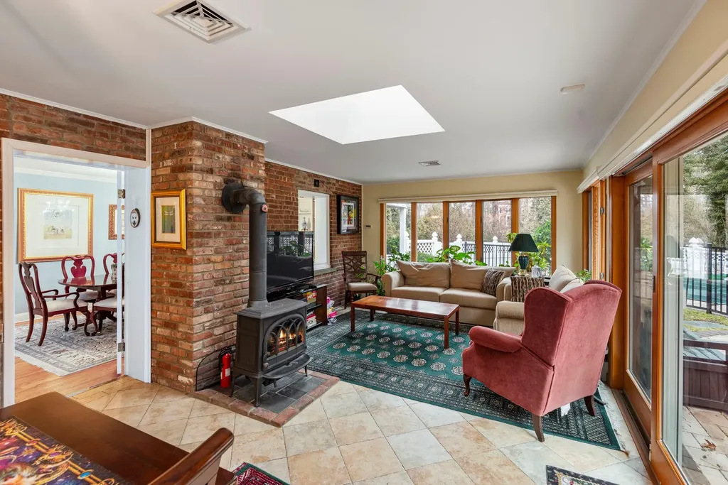 8 Tower Road Glen Cove NY 11542