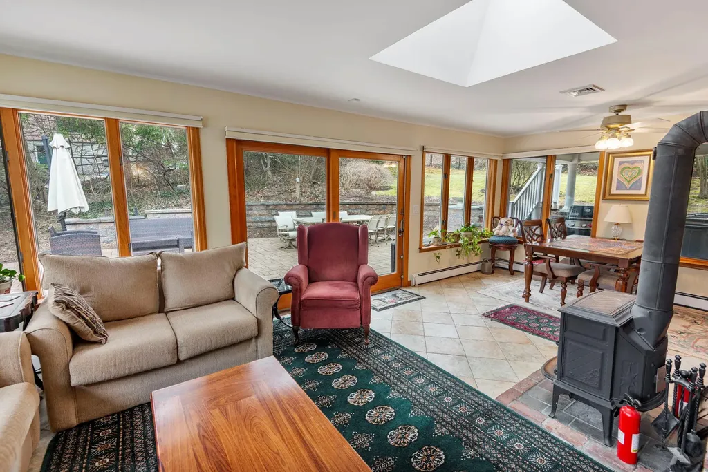 8 Tower Road Glen Cove NY 11542