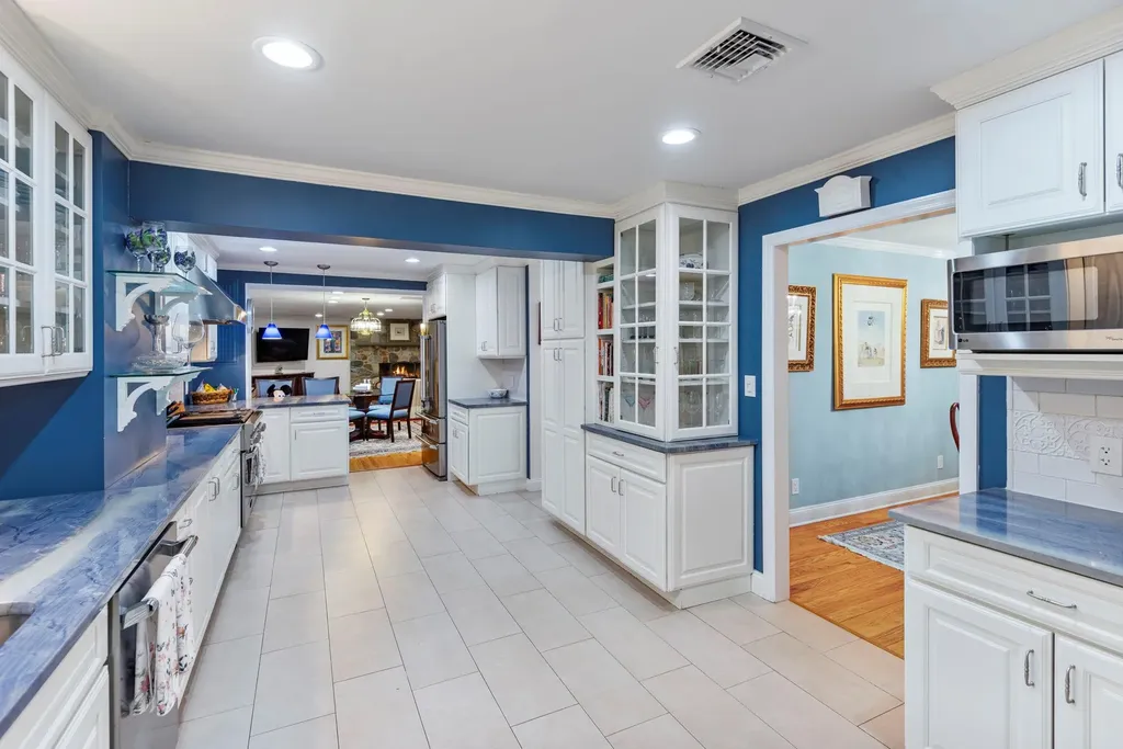 8 Tower Road Glen Cove NY 11542