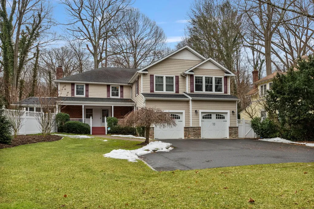 8 Tower Road Glen Cove NY 11542
