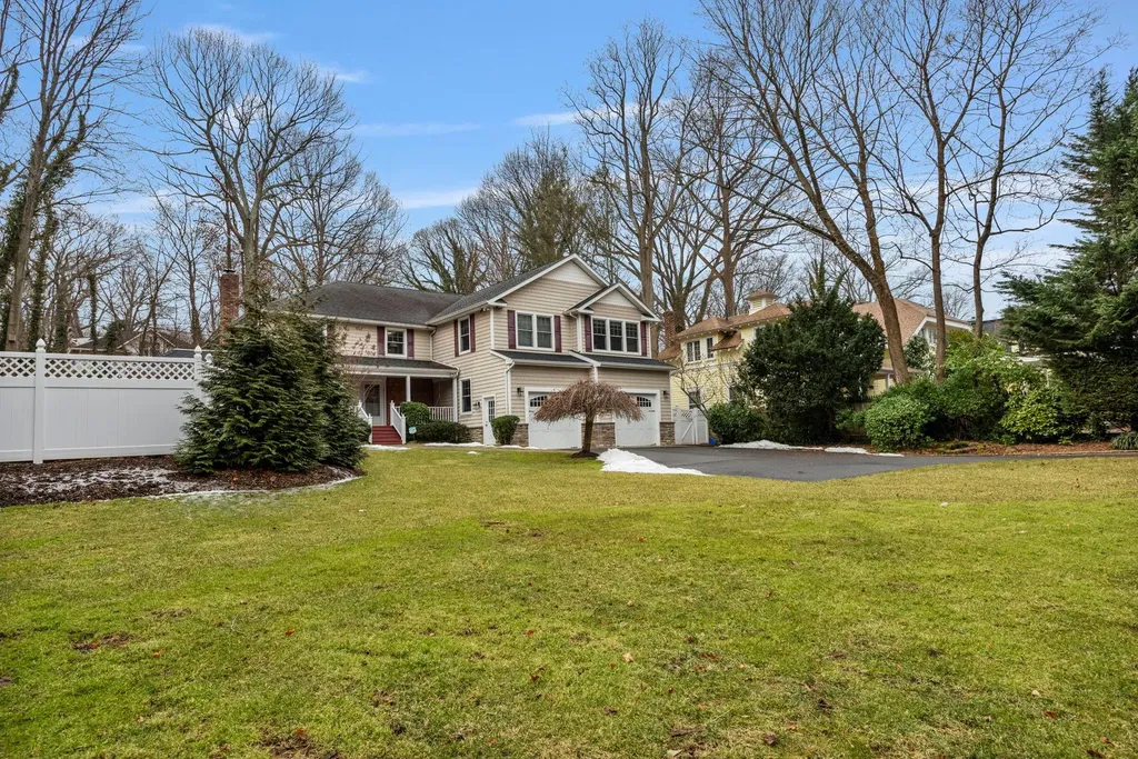 8 Tower Road Glen Cove NY 11542