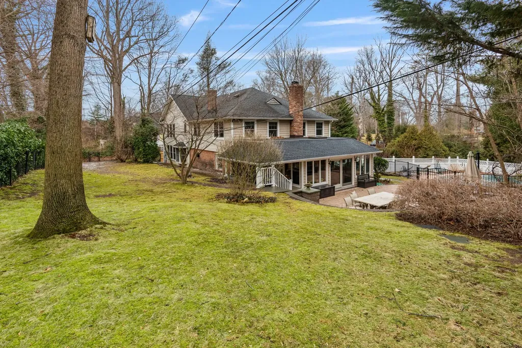 8 Tower Road Glen Cove NY 11542