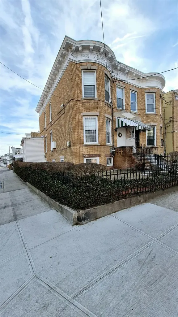 371 Eldert Lane Brooklyn NY 11208