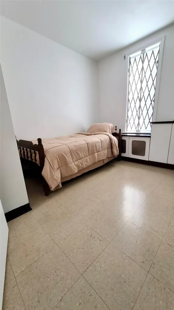 371 Eldert Lane Brooklyn NY 11208