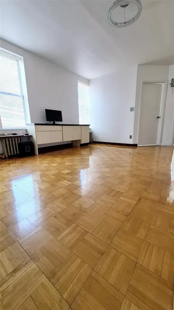 371 Eldert Lane Brooklyn NY 11208