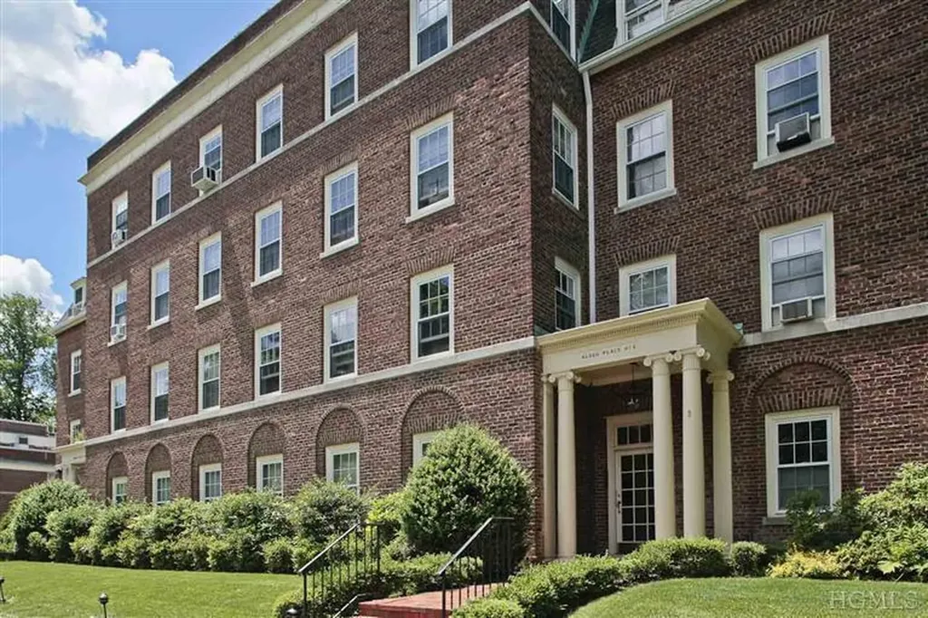 9 Alden Place Bronxville NY 10708