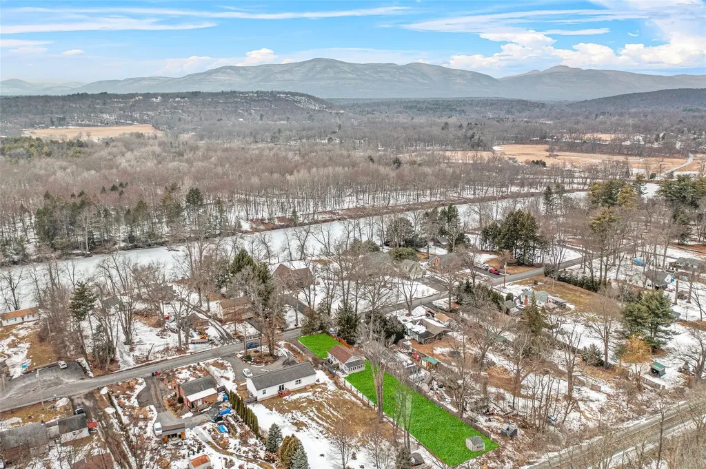 161 Glenerie Boulevard Saugerties NY 12477