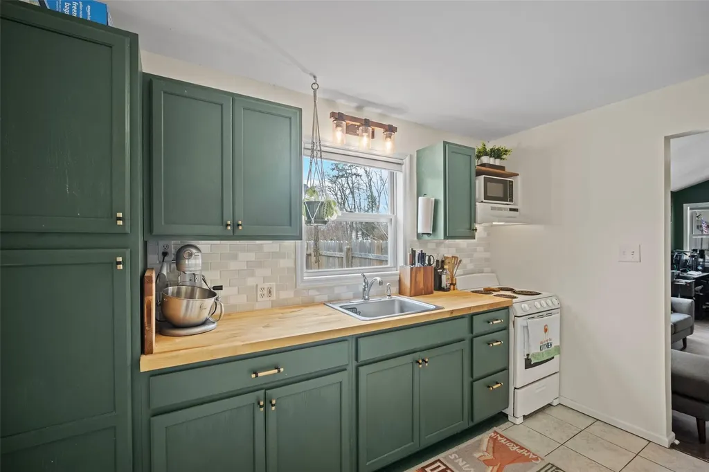 161 Glenerie Boulevard Saugerties NY 12477