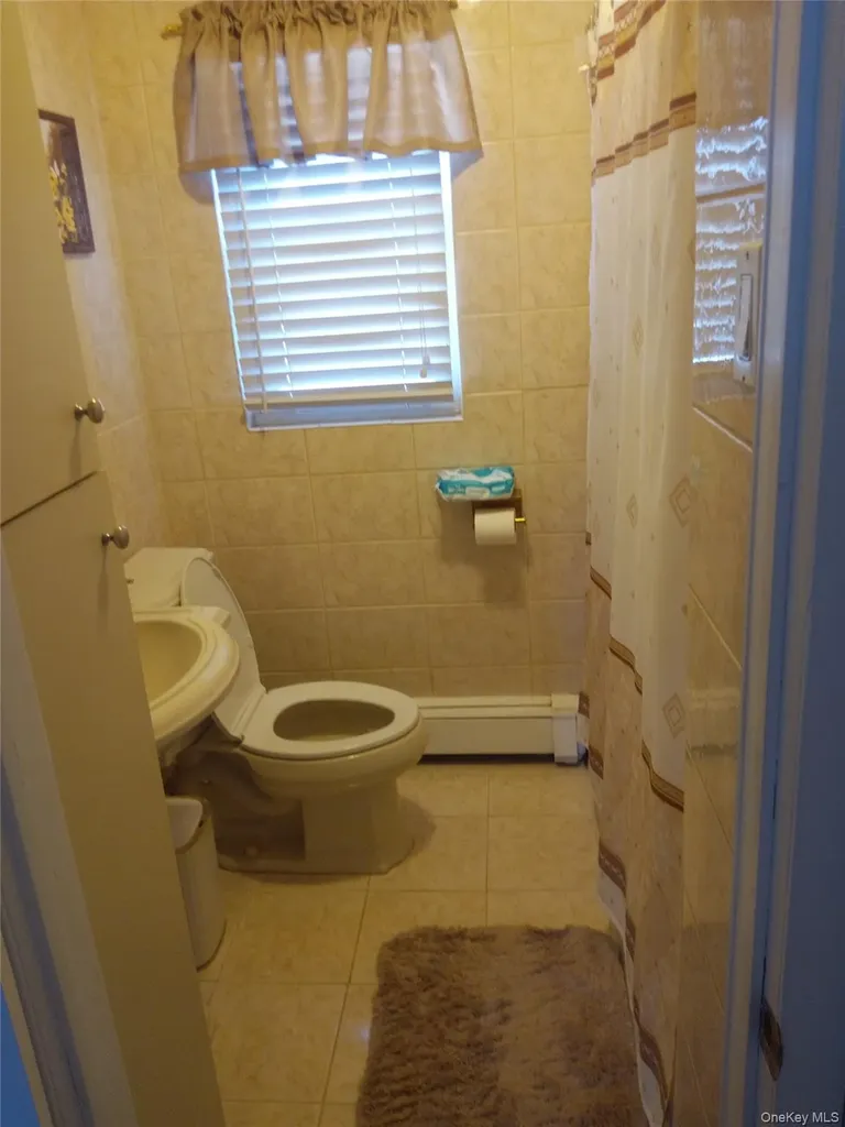 65 Heathcote Road Lindenhurst NY 11757