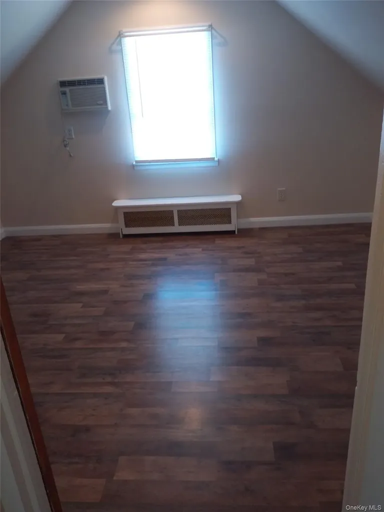 65 Heathcote Road Lindenhurst NY 11757