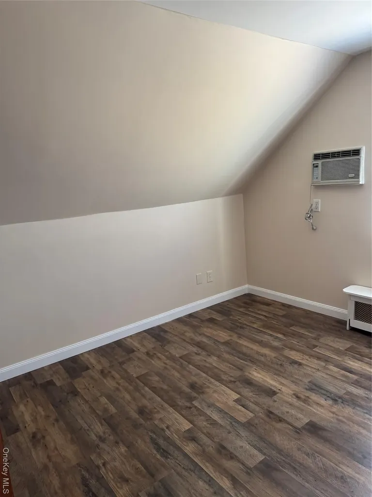 65 Heathcote Road Lindenhurst NY 11757