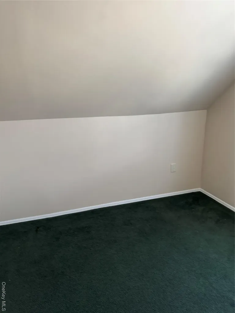 65 Heathcote Road Lindenhurst NY 11757