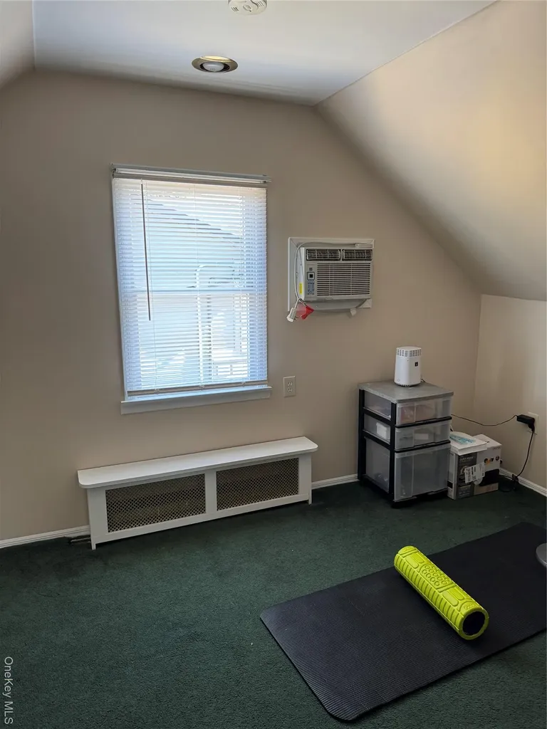 65 Heathcote Road Lindenhurst NY 11757