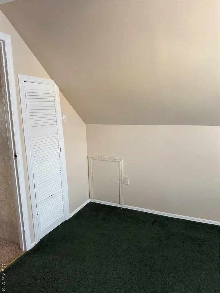65 Heathcote Road Lindenhurst NY 11757