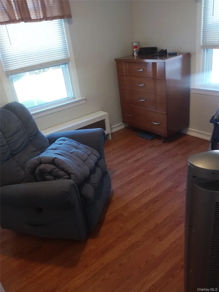 65 Heathcote Road Lindenhurst NY 11757