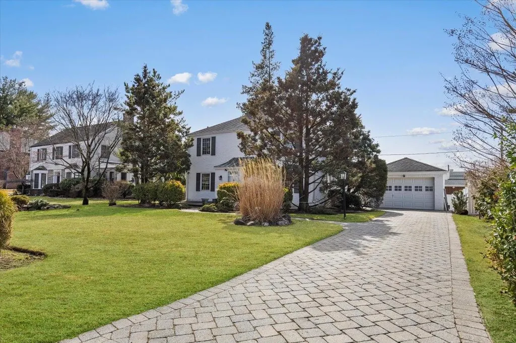 32 Sargent Road Scarsdale NY 10583
