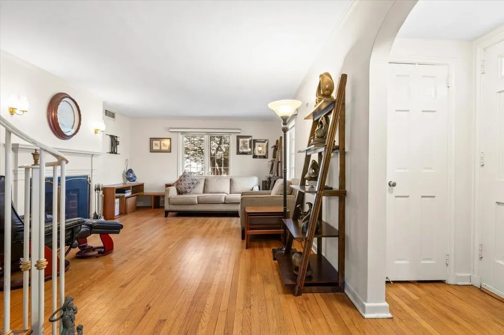 32 Sargent Road Scarsdale NY 10583