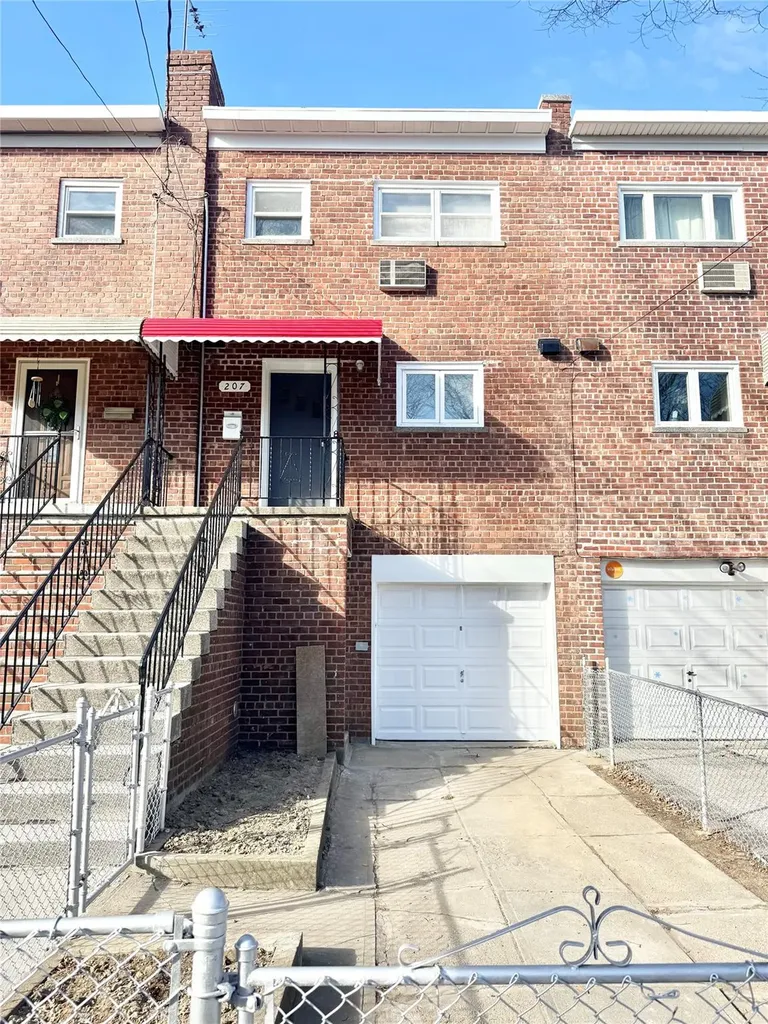 207 Kearney Avenue Bronx NY 10465