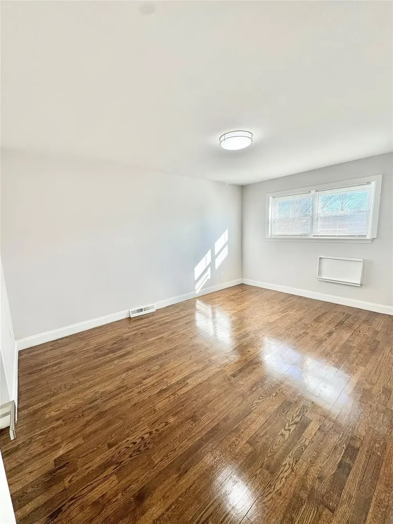 207 Kearney Avenue Bronx NY 10465